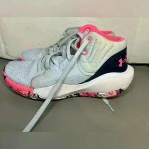 Youth girls Under Armour basketball shoes